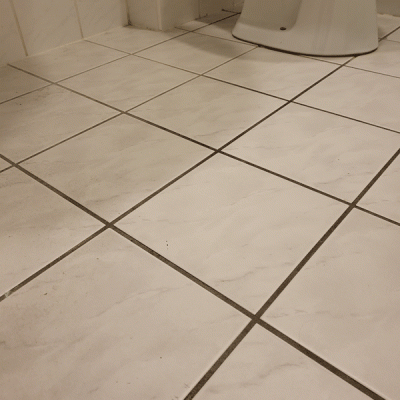 Fliesenfolierung Bad Vorher